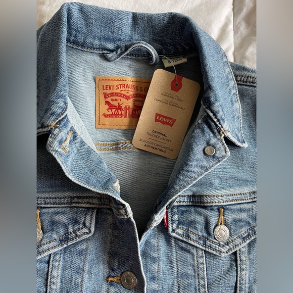 Levi's Light Blue Denim Trucker Jacket - Picture 7 of 14